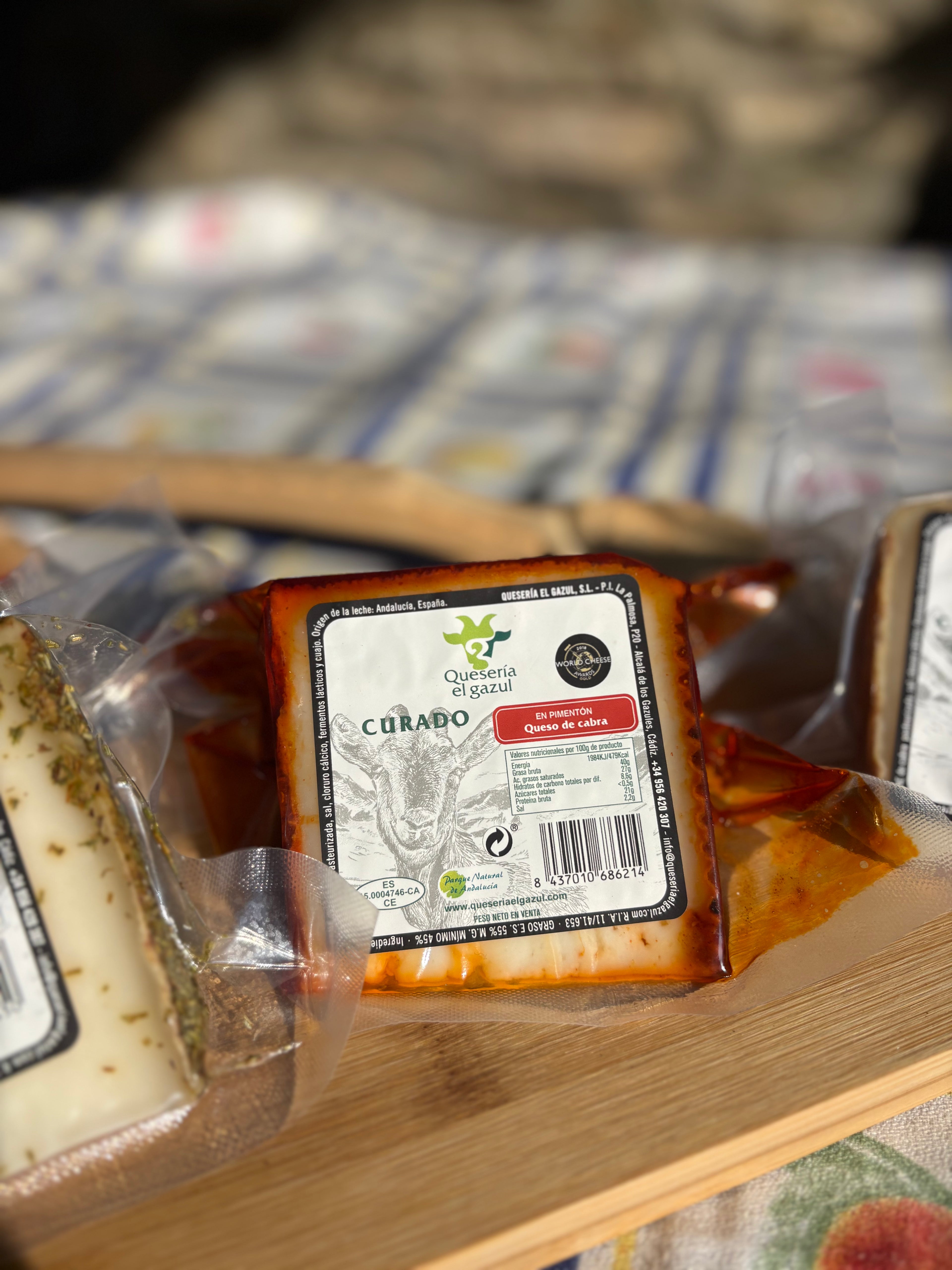 Cuña de Queso Curado con Pimentón de El Gazul