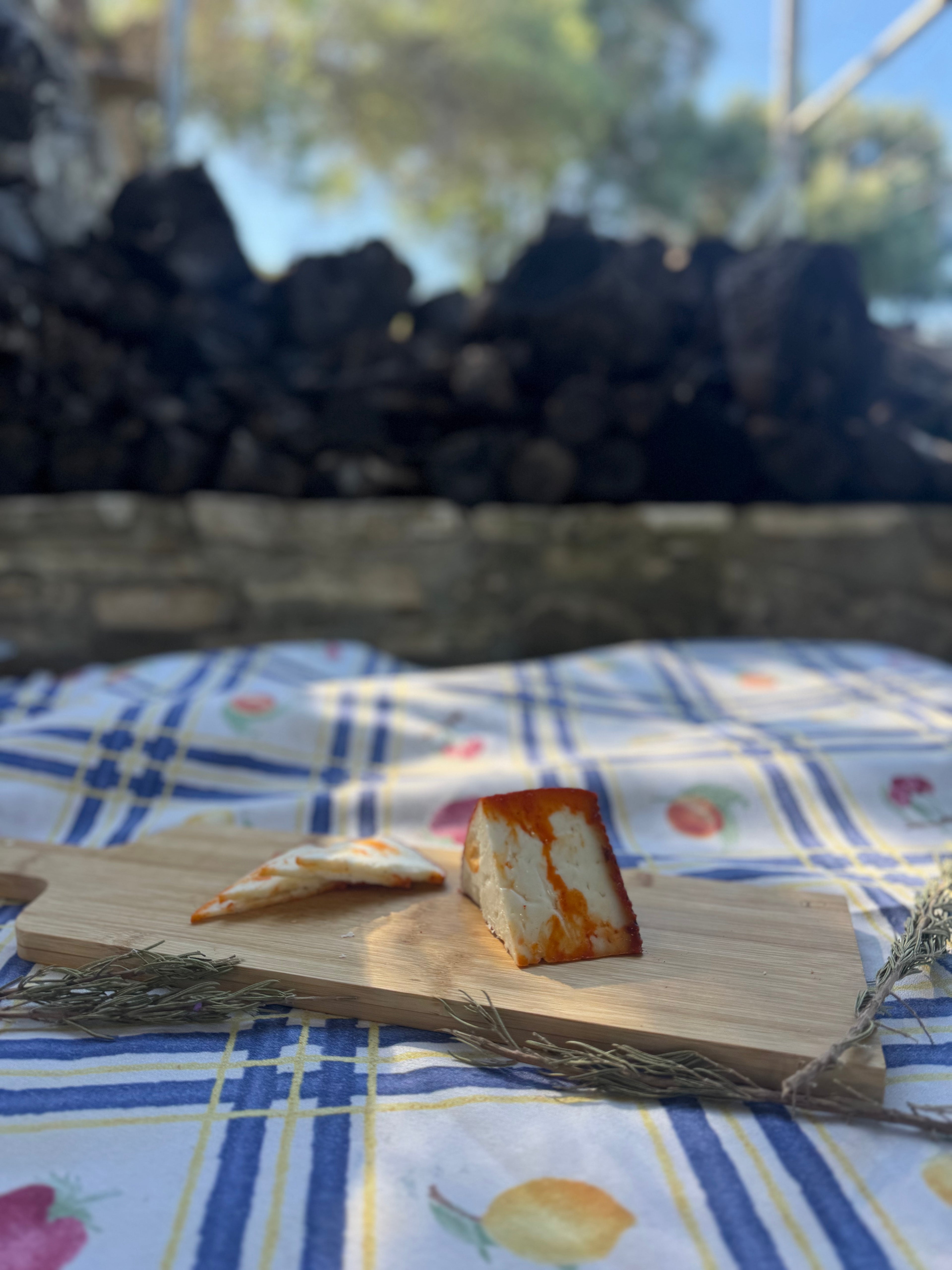 Cuña de Queso Curado con Pimentón de El Gazul